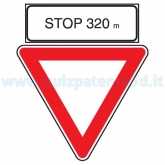 PREAVVISO DI FERMARSI E DARE PRECEDENZA (STOP)