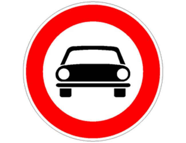 Divieto transito autoveicoli